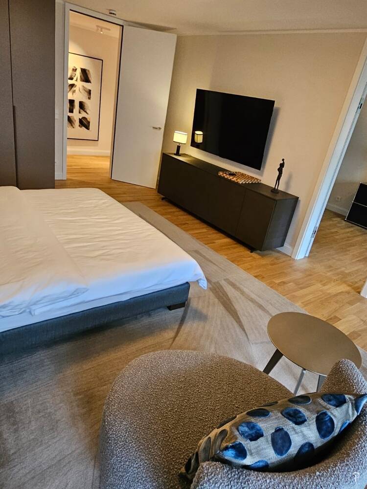 Inselstraße - Luxuriöse 4 Zimmer-Wohnung vollmöbliert mit Blick in den Hofgarten