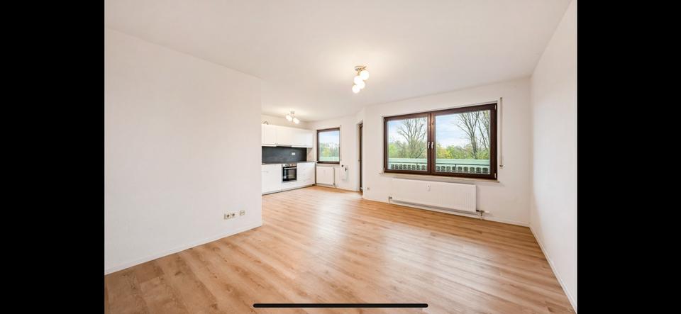 3-Zi mit EBK und Balkon 3 zimmer