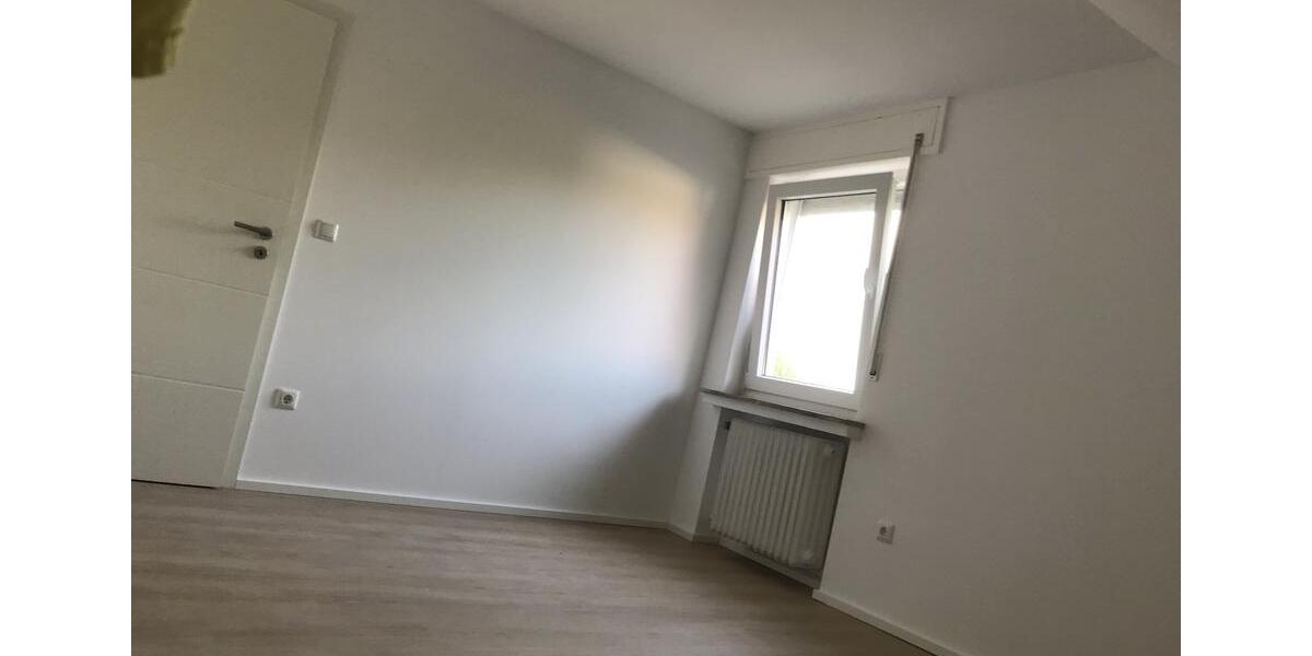 Dachgeschoßwohnung Freudenberg - 3.5 Zimmer, 105 m&sup2;, 990&euro; | Angebot:25790464