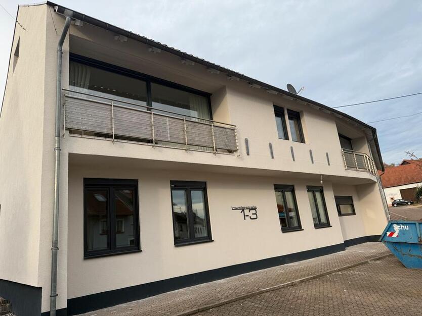 Wunderschöne und großzügig geschnittene Wohnung in Oberthal zur Miete verfügbar zimmer