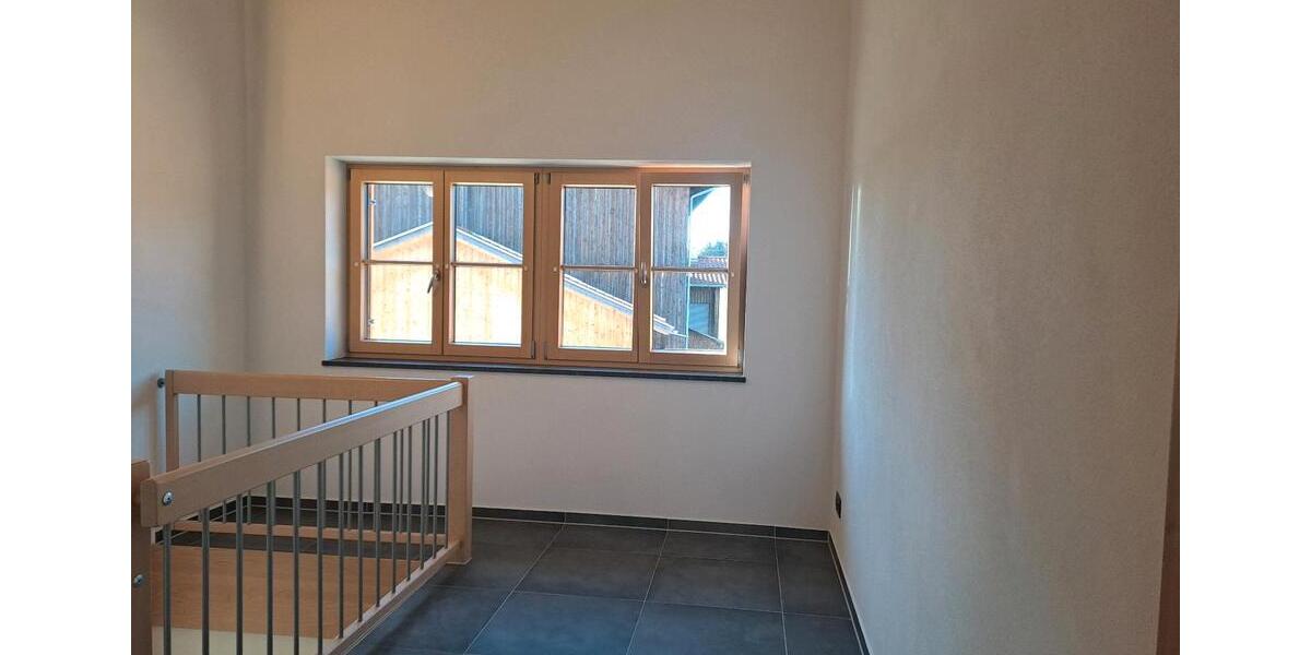 Dachgeschoßwohnung Oy-Mittelberg Mittelberg - 2.5 Zimmer, 94 m&sup2;, 1.300&euro; | Angebot:26693030