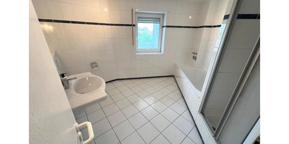 Etagenwohnung Bielefeld Schildesche - 4 Zimmer, 120 m&sup2;, 1.320&euro; | Angebot:26505399