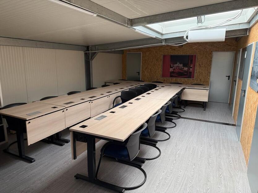 Geschäftsadresse hier anmelden,Büro,Taxi und Uber Stellplätze