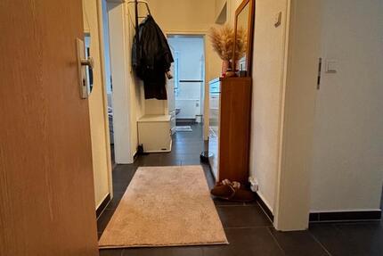 Helle 4-Zimmer-Wohnung (90m²) mit Einbauküche und Keller zimmer