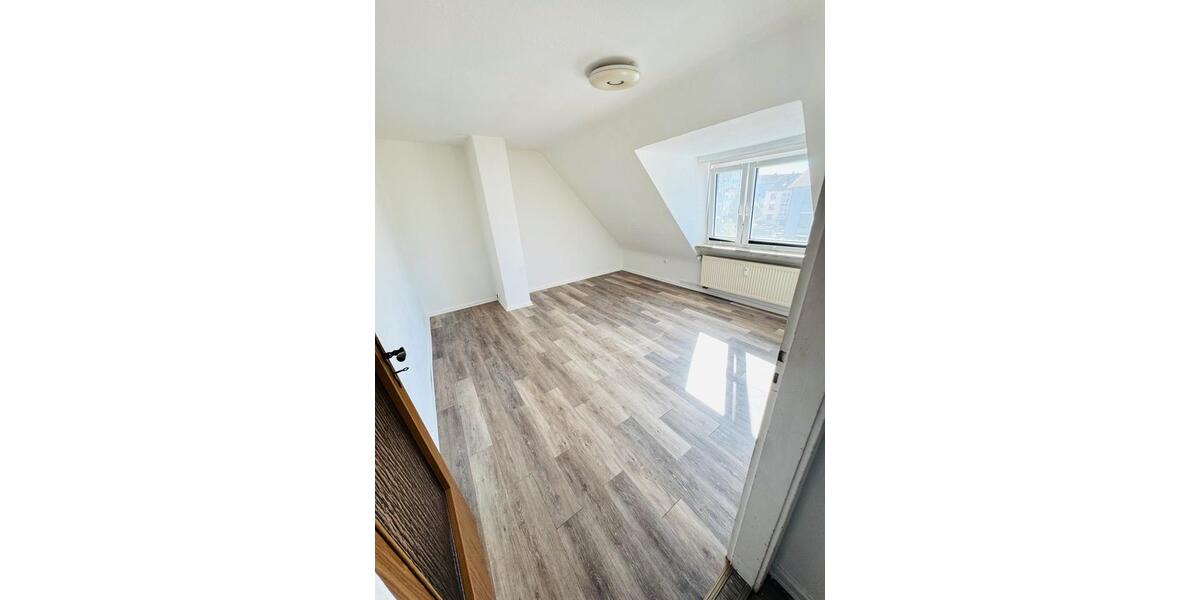 Dachgeschoßwohnung Laatzen - 3 Zimmer, 68 m&sup2;, 680&euro; | Angebot:26629470