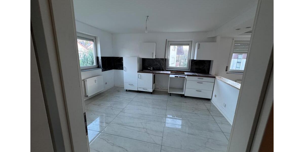 Mietwohnung in Schmelz – 120 m² mit Balkon & Stellplatz 3 zimmer