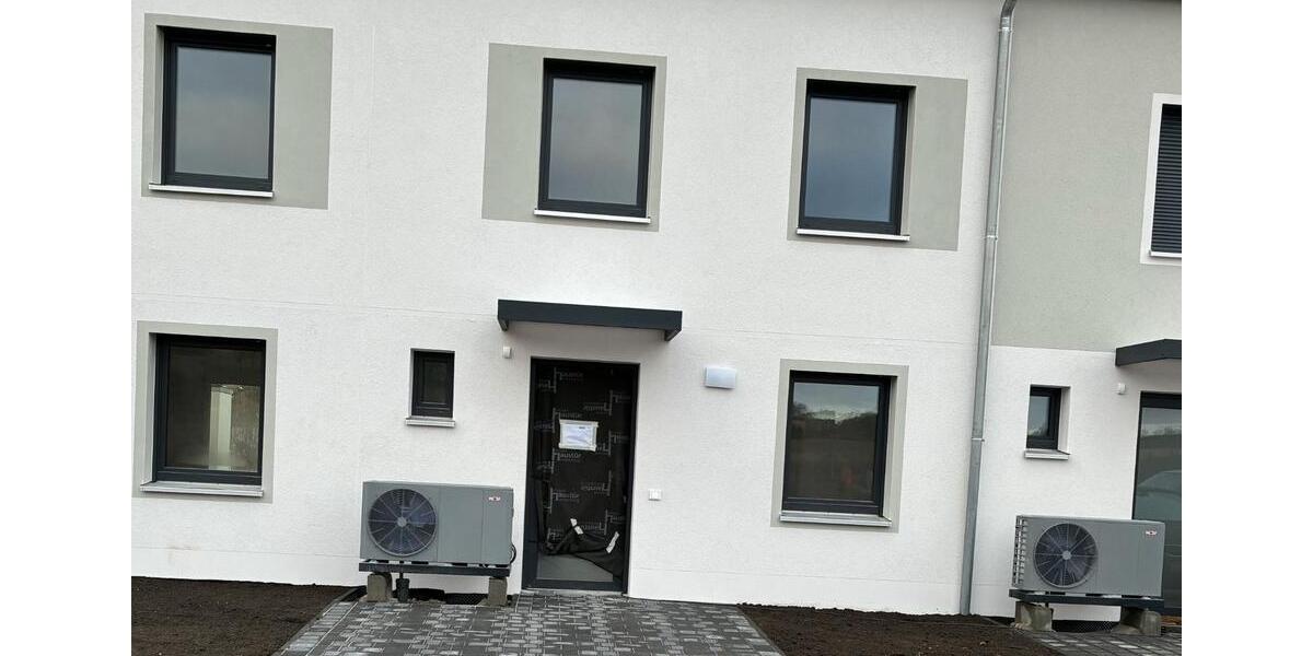 Etagenwohnung Pirna - 4 Zimmer, 120 m&sup2;, 1.800&euro; | Angebot:26041203