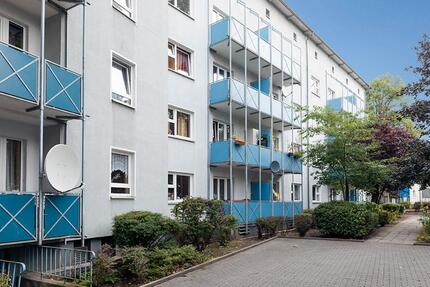Gemütliche 2-Zimmer-Wonhnung mit Tageslichtbad und Balkon zimmer
