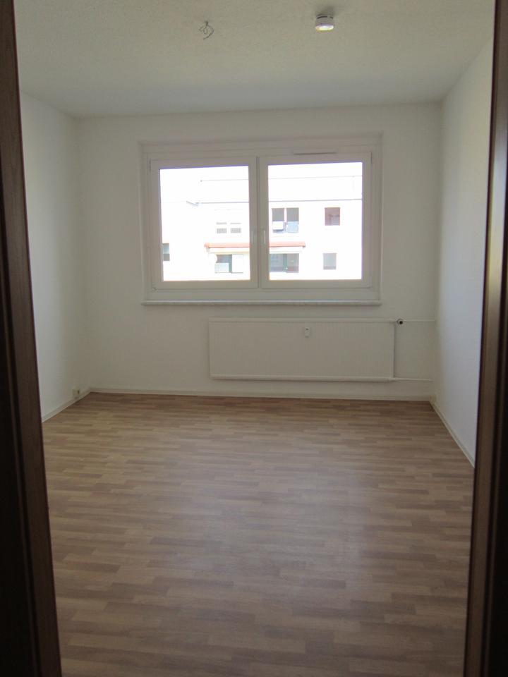 4-Raum-Wohnung mit Balkon und Aufzug