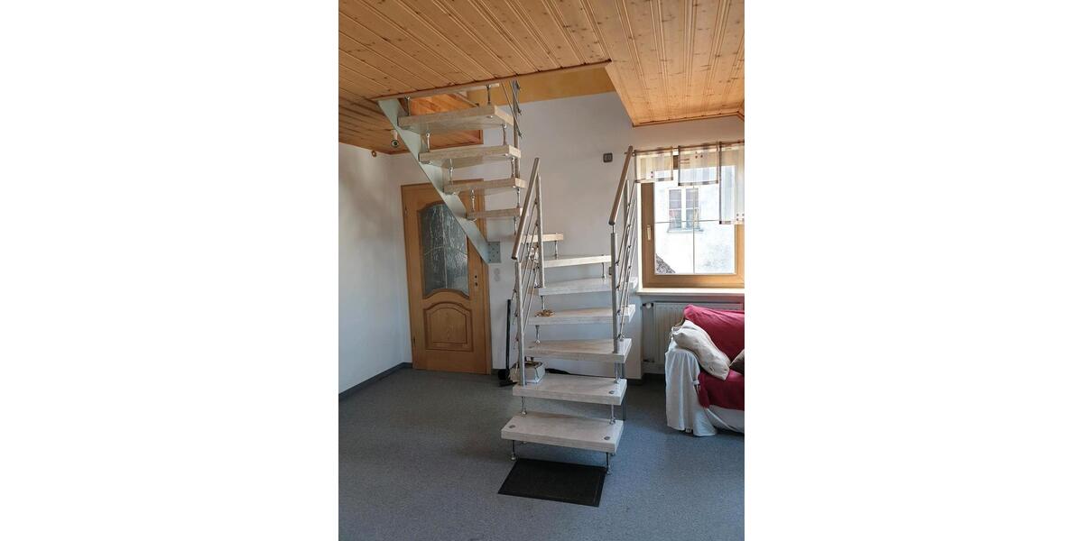 Neu renovierte 5 Zimmer Wohnung Mietshaus Mietwohnung 6 zimmer