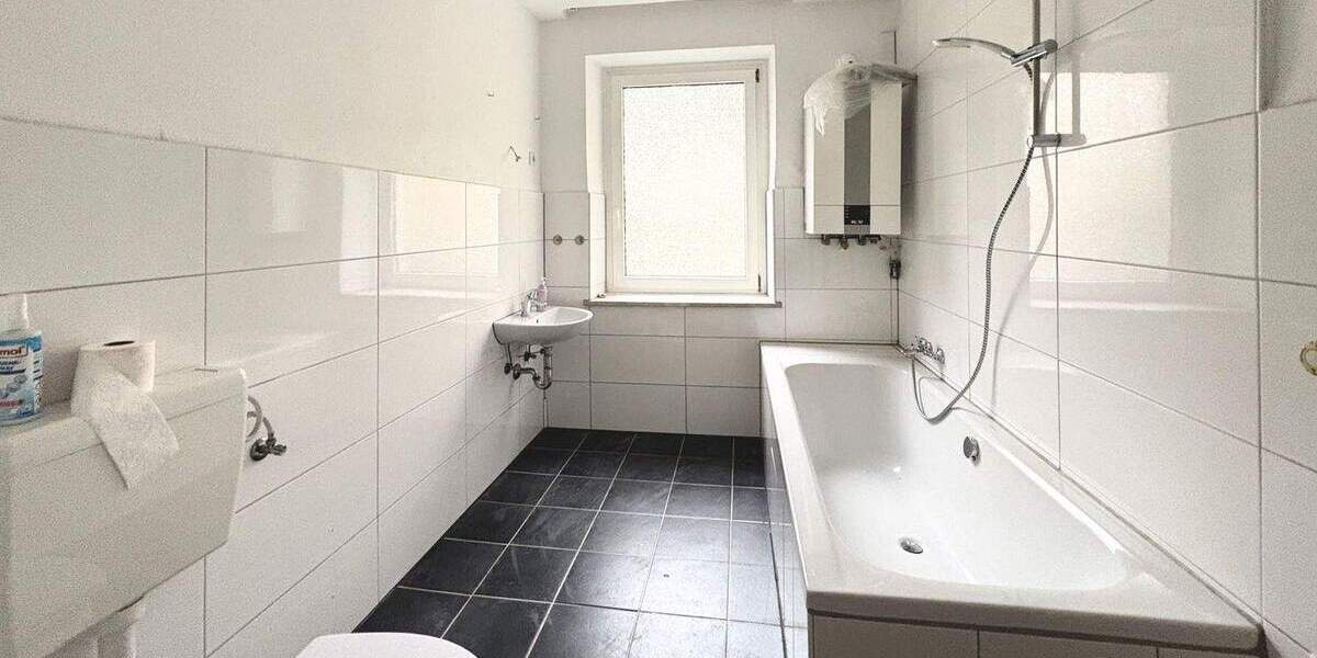 Etagenwohnung Gelsenkirchen Altstadt - 3 Zimmer, 88 m&sup2;, 590&euro; | Angebot:24375357