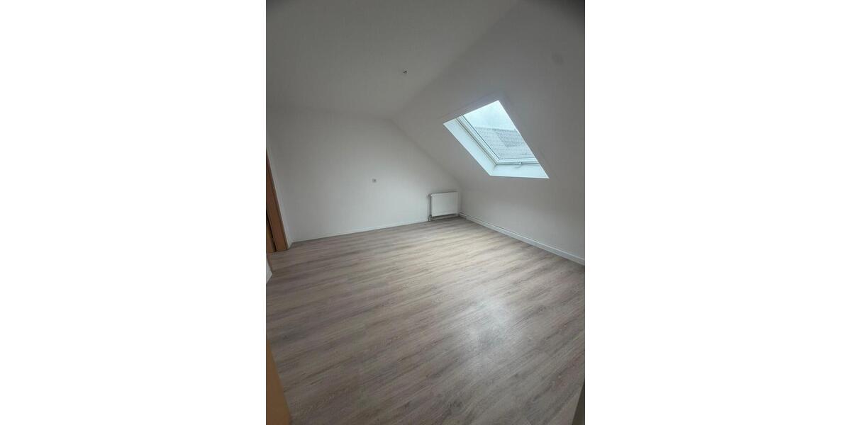 Dachgeschoßwohnung Sankt Ingbert - 2 Zimmer, 33 m&sup2;, 480&euro; | Angebot:25614189