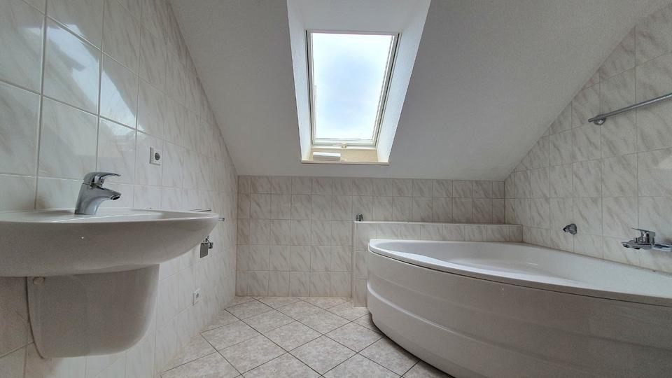 Dachgeschoßwohnung Staßfurt Atzendorf - 2 Zimmer, 70 m&sup2;, 390&euro; | Angebot:26609137