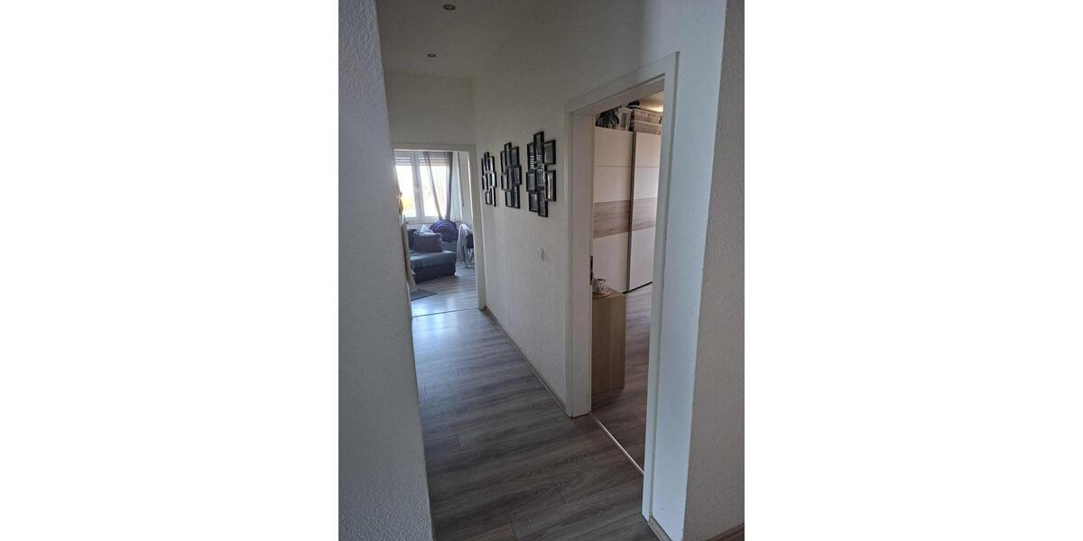 Haus im Haus - Sanierte 4,5 Zimmer Wohnung mit EFH Flair 4 zimmer