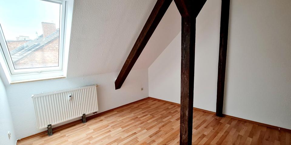 Dachgeschoßwohnung Köthen (Anhalt) - 3 Zimmer, 83 m&sup2;, 470&euro; | Angebot:24494721