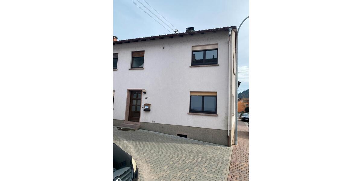 Etagenwohnung Faulbach - 4 Zimmer, 90 m&sup2;, 890&euro; | Angebot:25839207