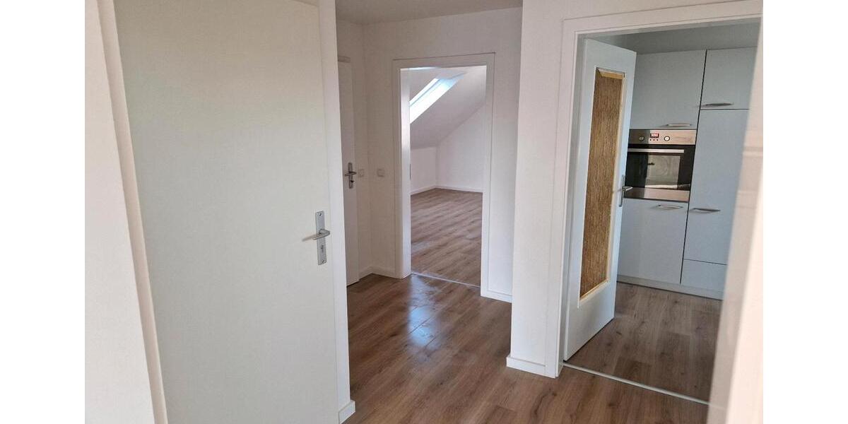 Dachgeschoßwohnung Sankt Augustin - 2 Zimmer, 75 m&sup2;, 1.000&euro; | Angebot:25949015