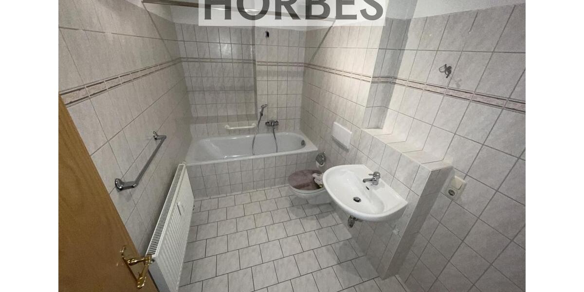 Dachgeschoßwohnung Meerane - 2 Zimmer, 56 m&sup2;, 300&euro; | Angebot:23039470