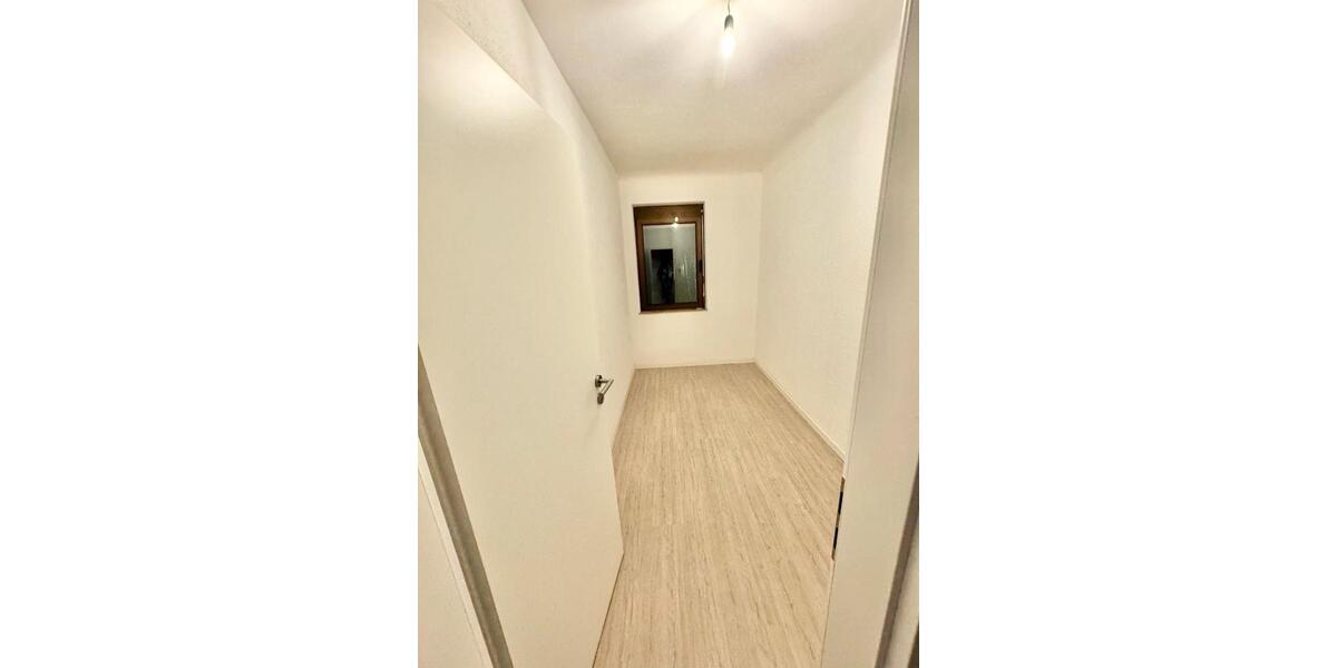 Etagenwohnung Stuttgart Neuwirtshaus - 5 Zimmer, 90 m&sup2;, 1.200&euro; | Angebot:24976103