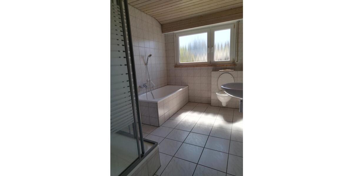 Etagenwohnung Uhingen - 4 Zimmer, 80 m&sup2;, 1.000&euro; | Angebot:26462087