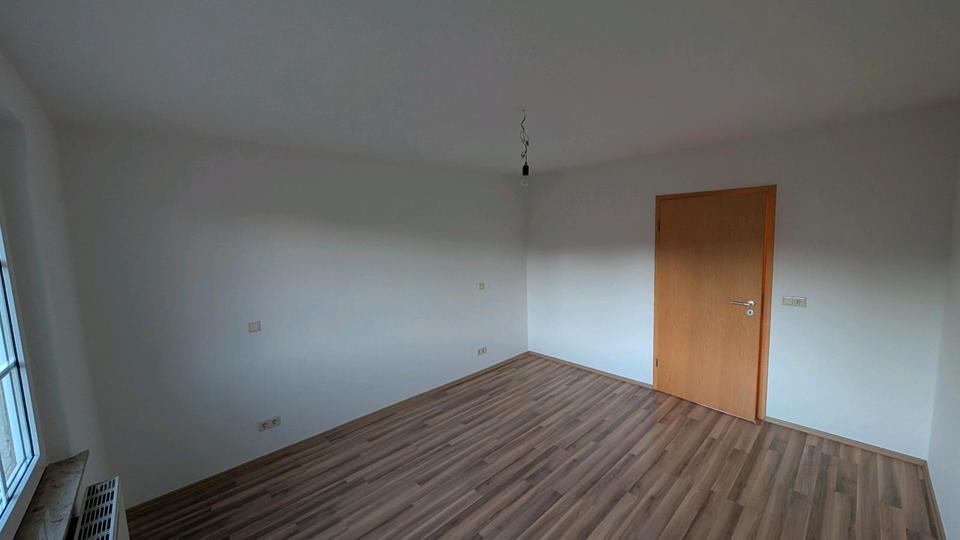 Dachgeschoßwohnung Königstein - 3 Zimmer, 95 m&sup2;, 990&euro; | Angebot:25340937