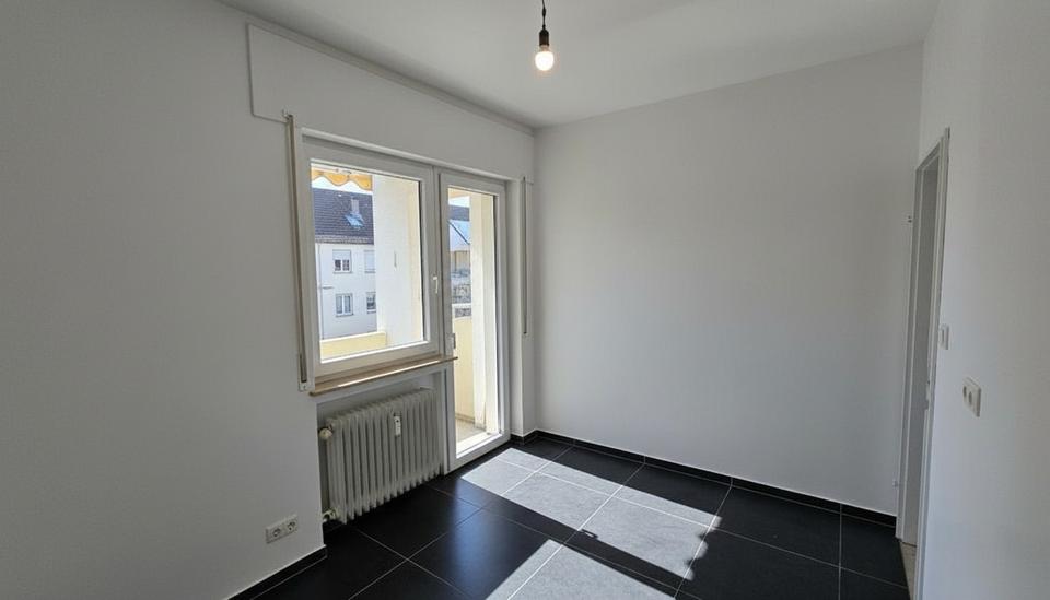 Frisch sanierte, sonnige 2-Zimmer-Wohnung mit Süd-Loggia & TG-Stellplatz – ruhig & zentral 2 zimmer
