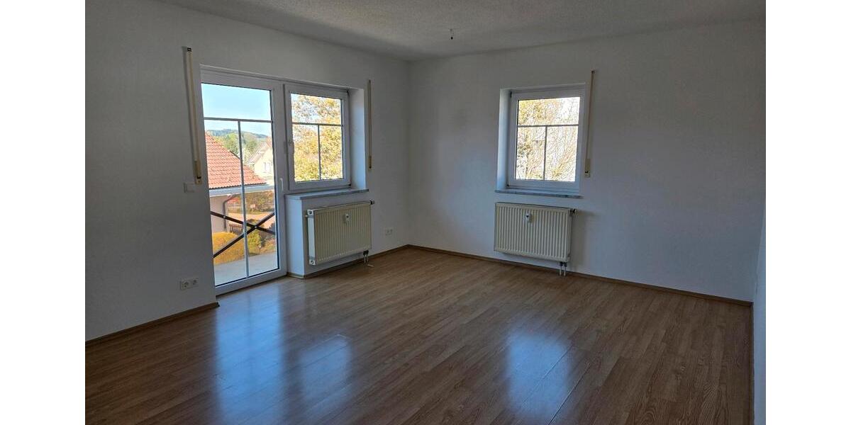 Etagenwohnung Untergriesbach - 3 Zimmer, 88 m&sup2;, 1.000&euro; | Angebot:26633307