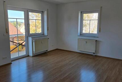 Wohnung Untergriesbach - 3 Zimmer, 88 m&sup2;, 1.000&euro; | Angebot:26633307