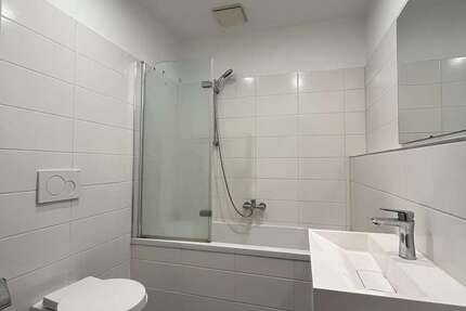 Wohnung Zwickau Mitte-Nord - 3 Zimmer, 78 m&sup2;, 450&euro; | Angebot:27032762