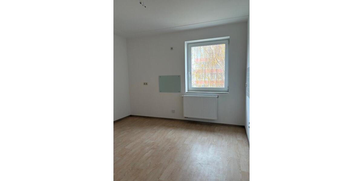Etagenwohnung Nordhausen - 2 Zimmer, 68 m&sup2;, 445&euro; | Angebot:23653837