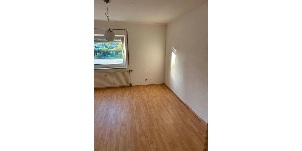 Etagenwohnung Hungen - 3 Zimmer, 120 m&sup2;, 1.100&euro; | Angebot:26448984