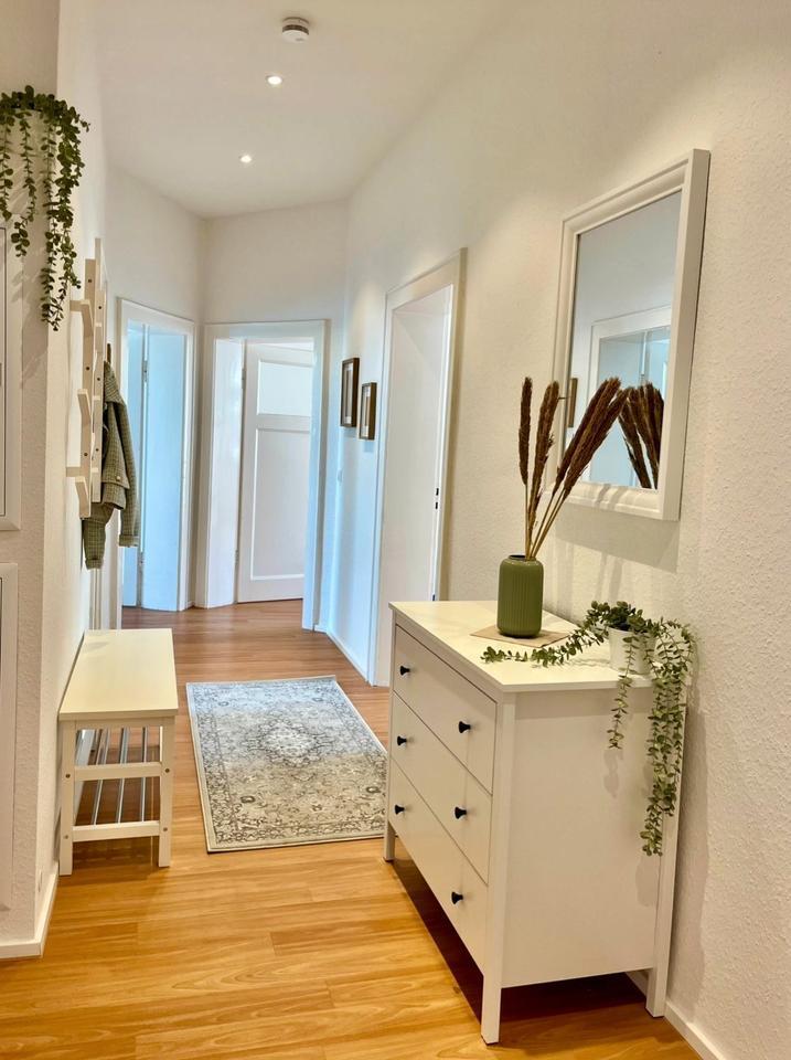 Neugründung einer 4er WG in einer stilvoll möblierten 4-Zimmer AltbauWohnung in der List!
