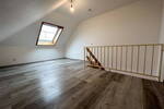 Helle & einladende 2-Zimmer-Maisonette-Wohnung mit Küche und Balkon wartet auf einen neuen Mieter!