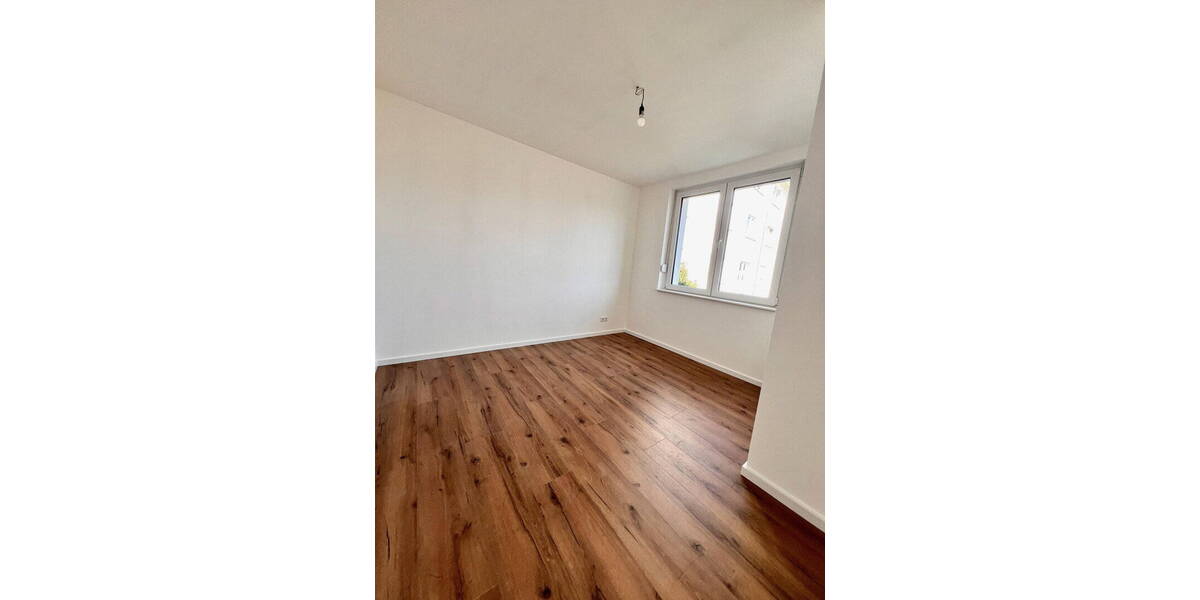 Einfamilienhaus Bielefeld Innenstadt - 9 Zimmer, 230 m&sup2;, 3.550&euro; | Angebot:26155754