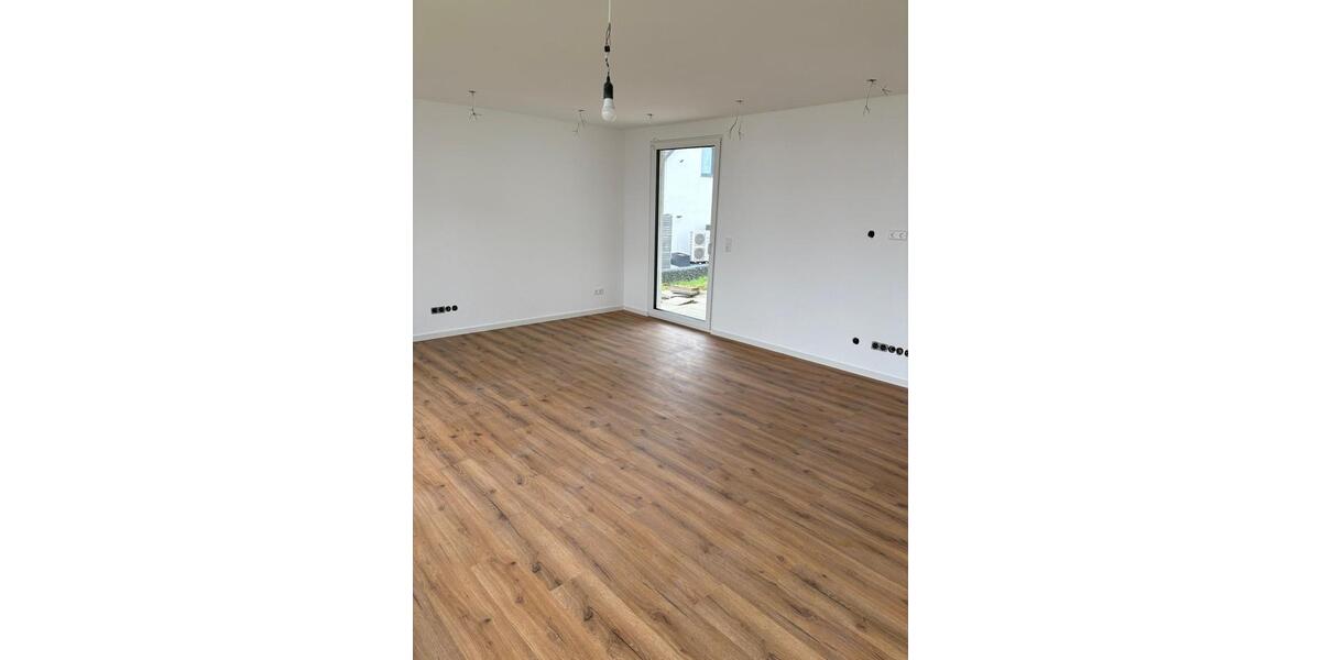 Erdgeschoßwohnung Ofterdingen - 4.5 Zimmer, 150 m&sup2;, 1.800&euro; | Angebot:26201489