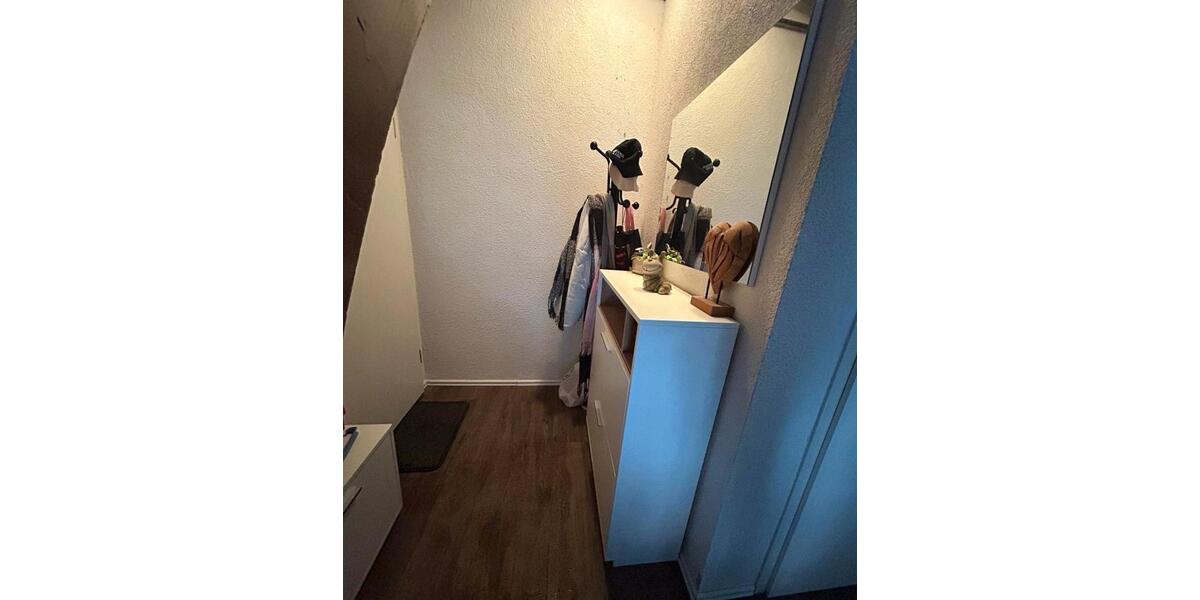 Dachgeschoßwohnung Werdau - 2 Zimmer, 40 m&sup2;, 250&euro; | Angebot:24825349