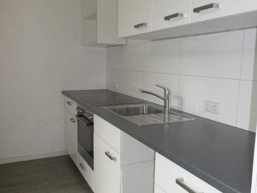 Im schönsten Haus der Straße - helle, geräumige 1-Raumwohnung 1 zimmer