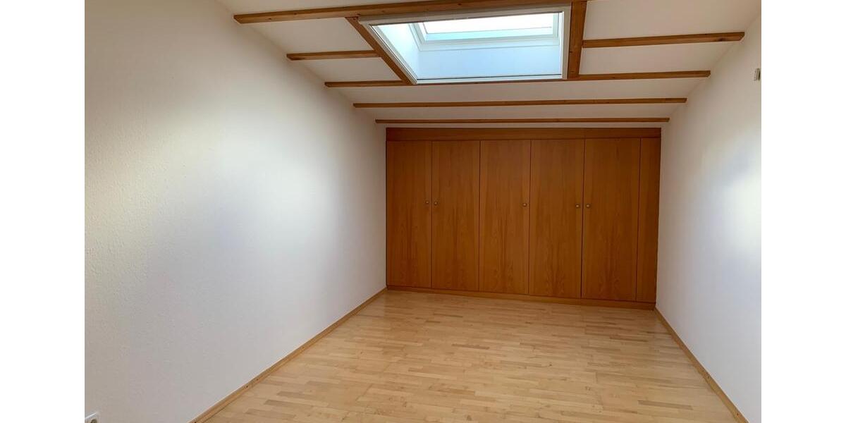Etagenwohnung Königswinter - 4 Zimmer, 135 m&sup2;, 990&euro; | Angebot:26309168