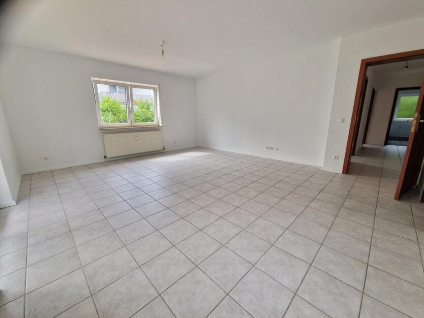 Freundliche, neu renovierte 3 Zimmer Wohnung