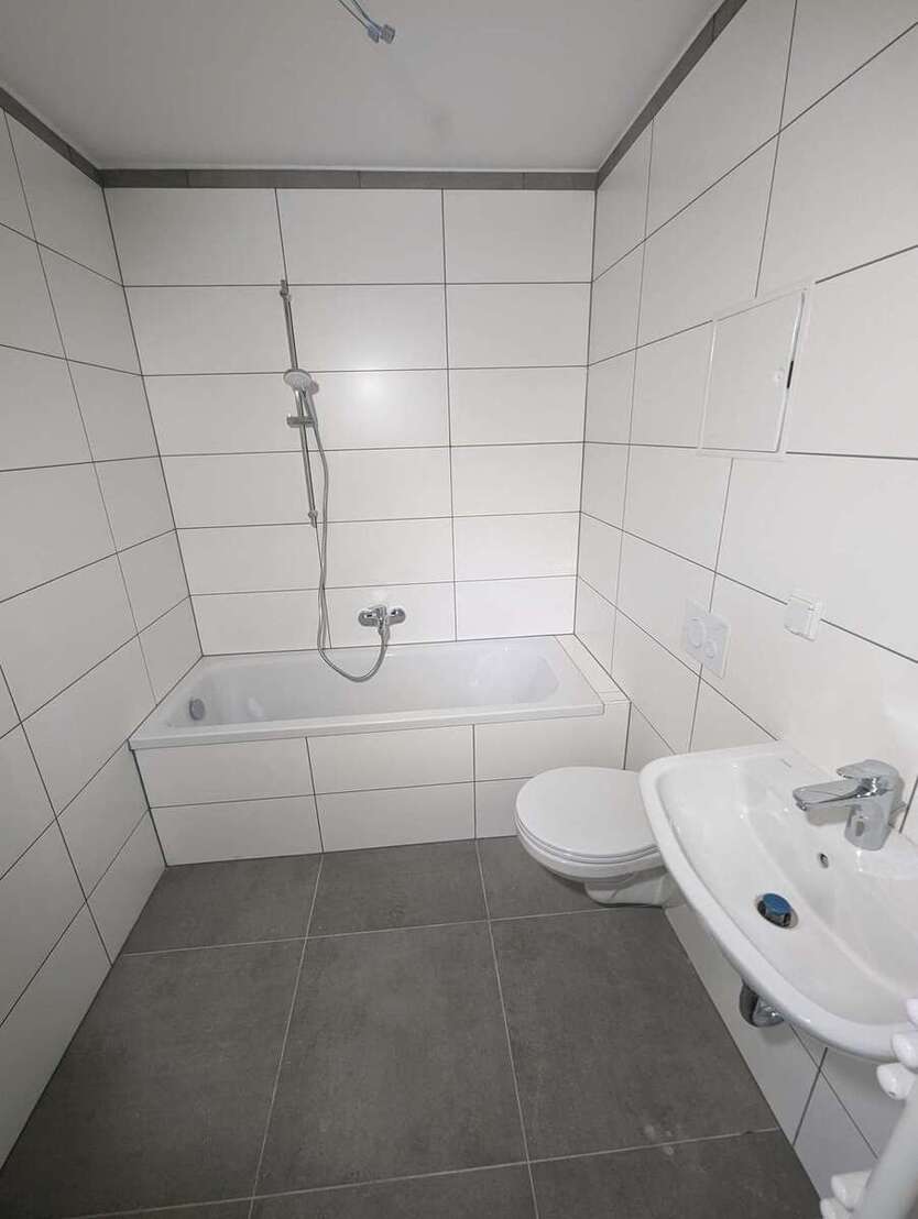 Erstbezug nach Sanierung - 2-Zimmer-Wohnung mit Balkon 2 zimmer