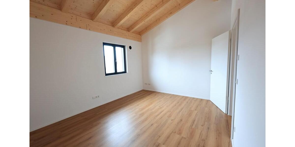 Dachgeschoßwohnung Hohenlinden - 3 Zimmer, 99 m&sup2;, 1.890&euro; | Angebot:25420734