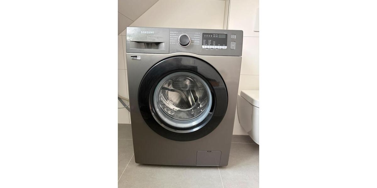 Dachgeschoßwohnung Frankfurt am Main Nord-Ost - 3 Zimmer, 80 m&sup2;, 1.625&euro; | Angebot:25856360