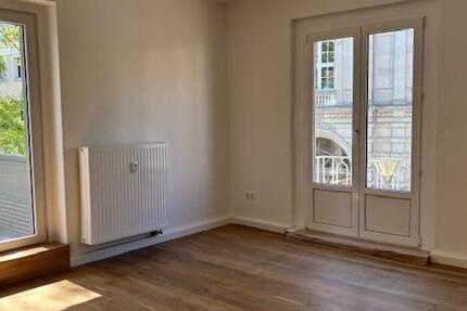 große, barrierearme 2-Raum Wohnung mit Aufzug zimmer