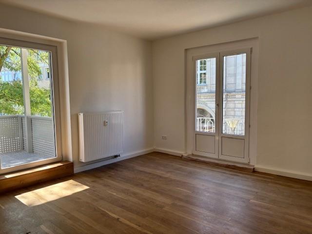 große, barrierearme 2-Raum Wohnung mit Aufzug zimmer