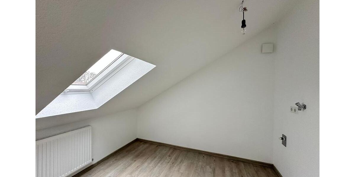 Dachgeschoßwohnung Bad Zwischenahn - 3 Zimmer, 109 m&sup2;, 1.100&euro; | Angebot:24682467