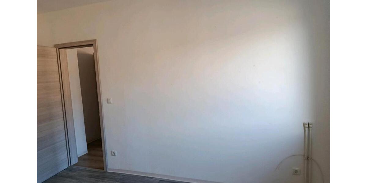 Etagenwohnung Mittweida - 3 Zimmer, 63 m&sup2;, 380&euro; | Angebot:25367864