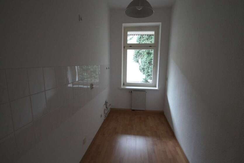 2-Zimmer-Whg im Erdgeschoß - separate Küche, Tageslichtbad mit Dusche, Laminat 2 zimmer