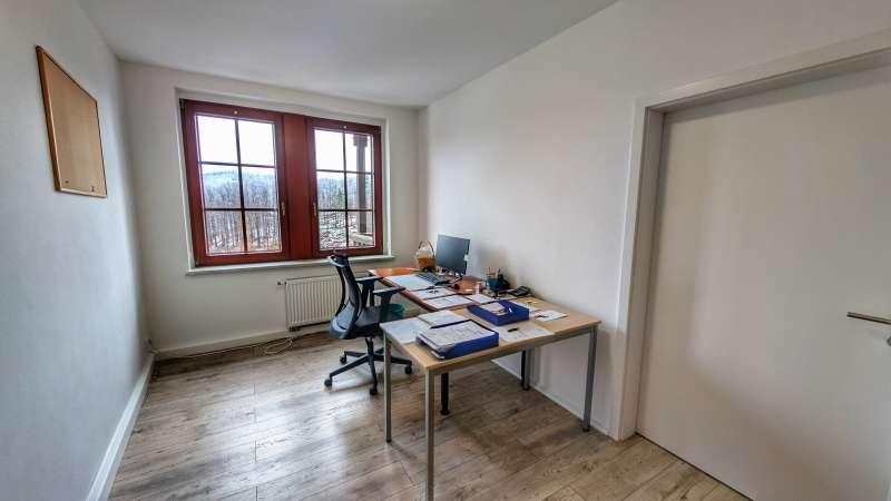 Etagenwohnung Schwarzenberg/Erzgebirge Erzgebirge - 4 Zimmer, 130 m&sup2;, 893&euro; | Angebot:19086989
