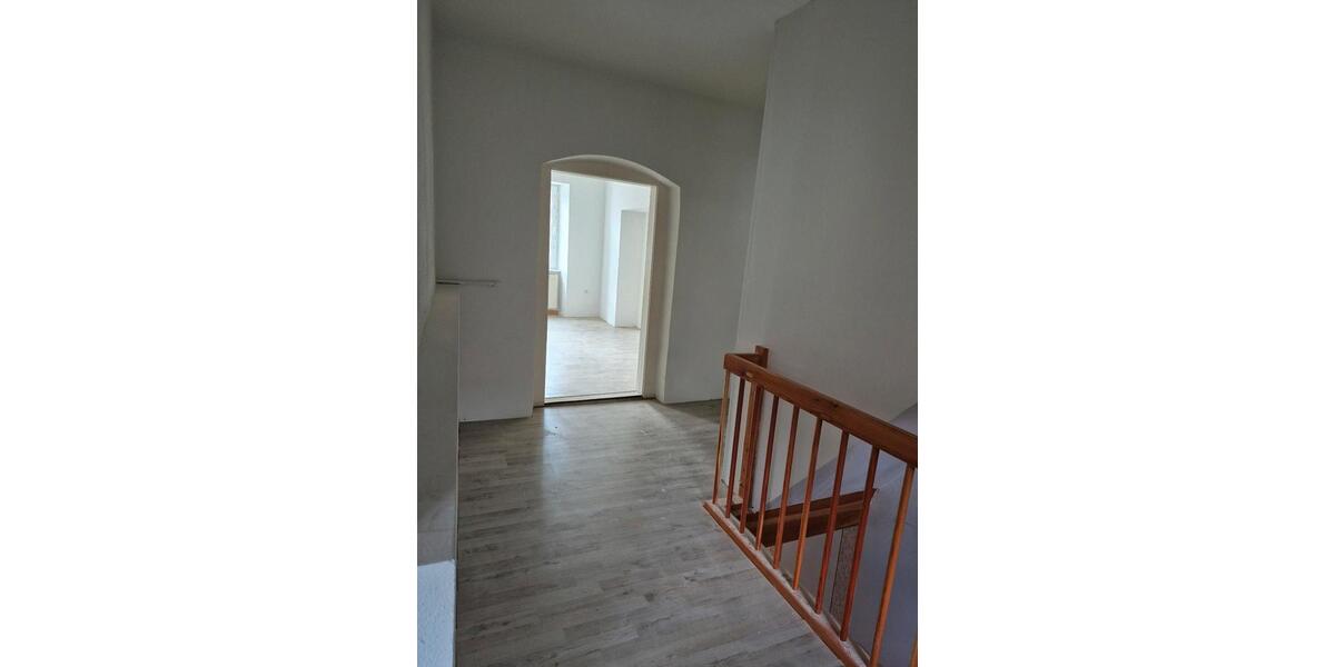 Etagenwohnung Oberviechtach - 2.5 Zimmer, 100 m&sup2;, 800&euro; | Angebot:26481239