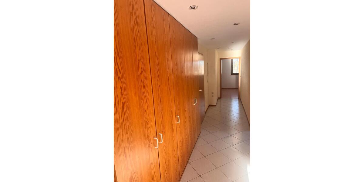 Dachgeschoßwohnung Bad Neustadt an der Saale - 3 Zimmer, 75 m&sup2;, 630&euro; | Angebot:26271370